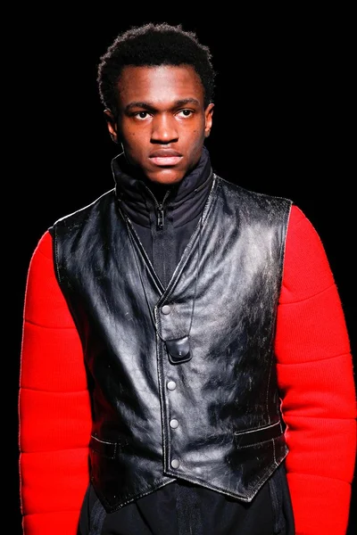 Look 28